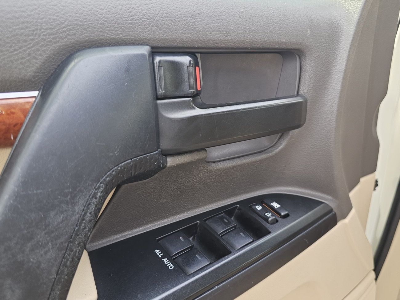 Toyota Land Cruiser GXR+ 4.6L