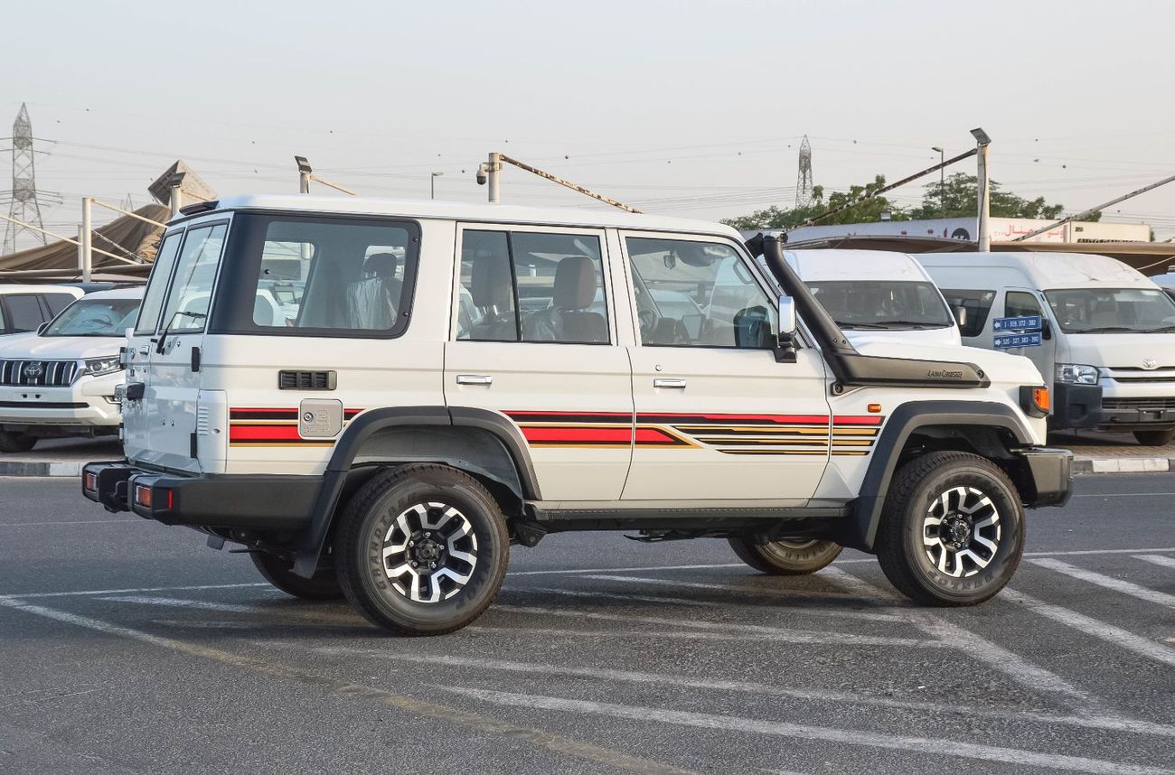 Toyota Land Cruiser 70 TOYOTA LAND CRUISER 76 2.8L 4WD DIESEL PICKUP 2025 | FULL OPTION