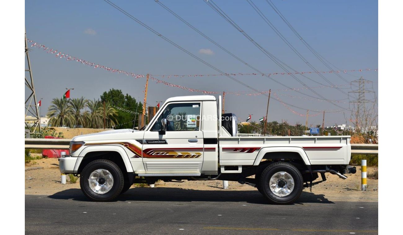 تويوتا لاند كروزر بيك آب CRUISER 79 SINGLE CAB PICKUP LX V6 4.0L PETROL MANUAL TRANSMISSION