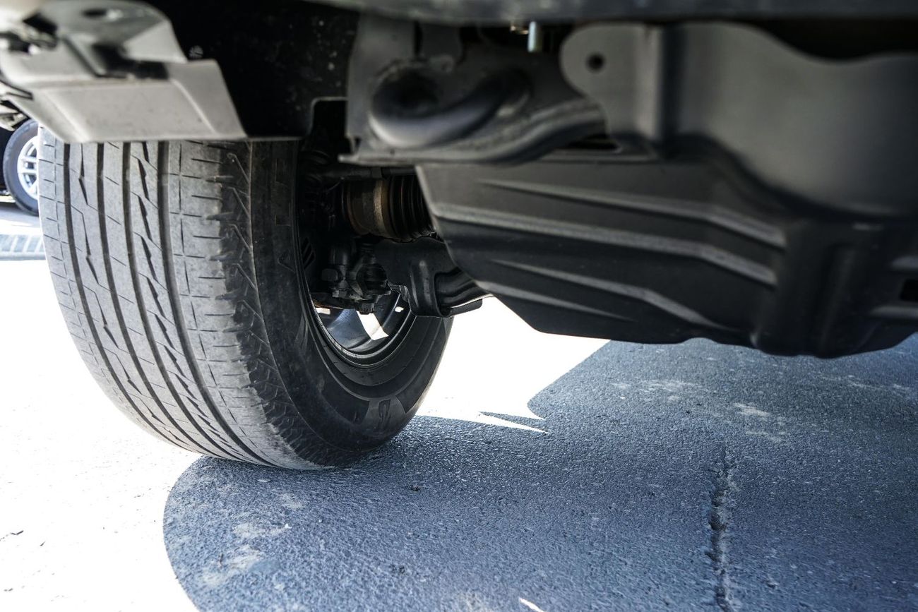 تويوتا هيلوكس The Toyota Hilux is a legendary, durable pickup truck known for its legendary toughness, off-road ca