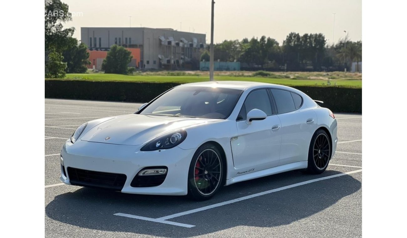 Porsche Panamera GTS