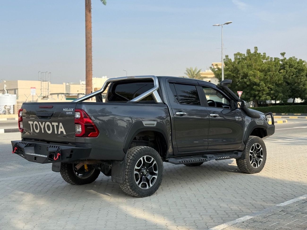 تويوتا هيلوكس SR5 export from Australia
