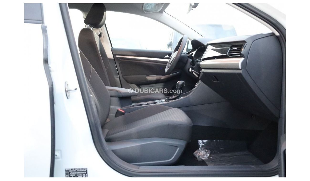 Volkswagen Bora VOLKSWAGEN_BORA_2022_15L_WHITE