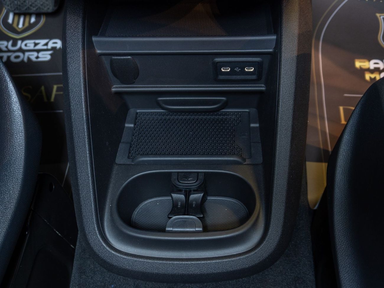 Mercedes-Benz V 300 4,556PM I Brand New I Mercedes-Benz V-Class V300 Style I 2025 I with 2 Years Dealer Warranty