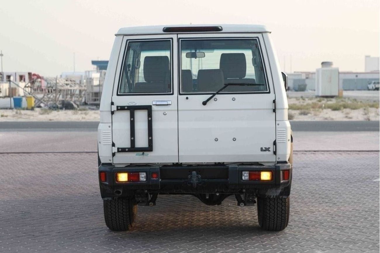 Toyota Land Cruiser 70 2024 Toyota LC71 4.0 Hard Top - White inside Sadlle Tan | Export Only