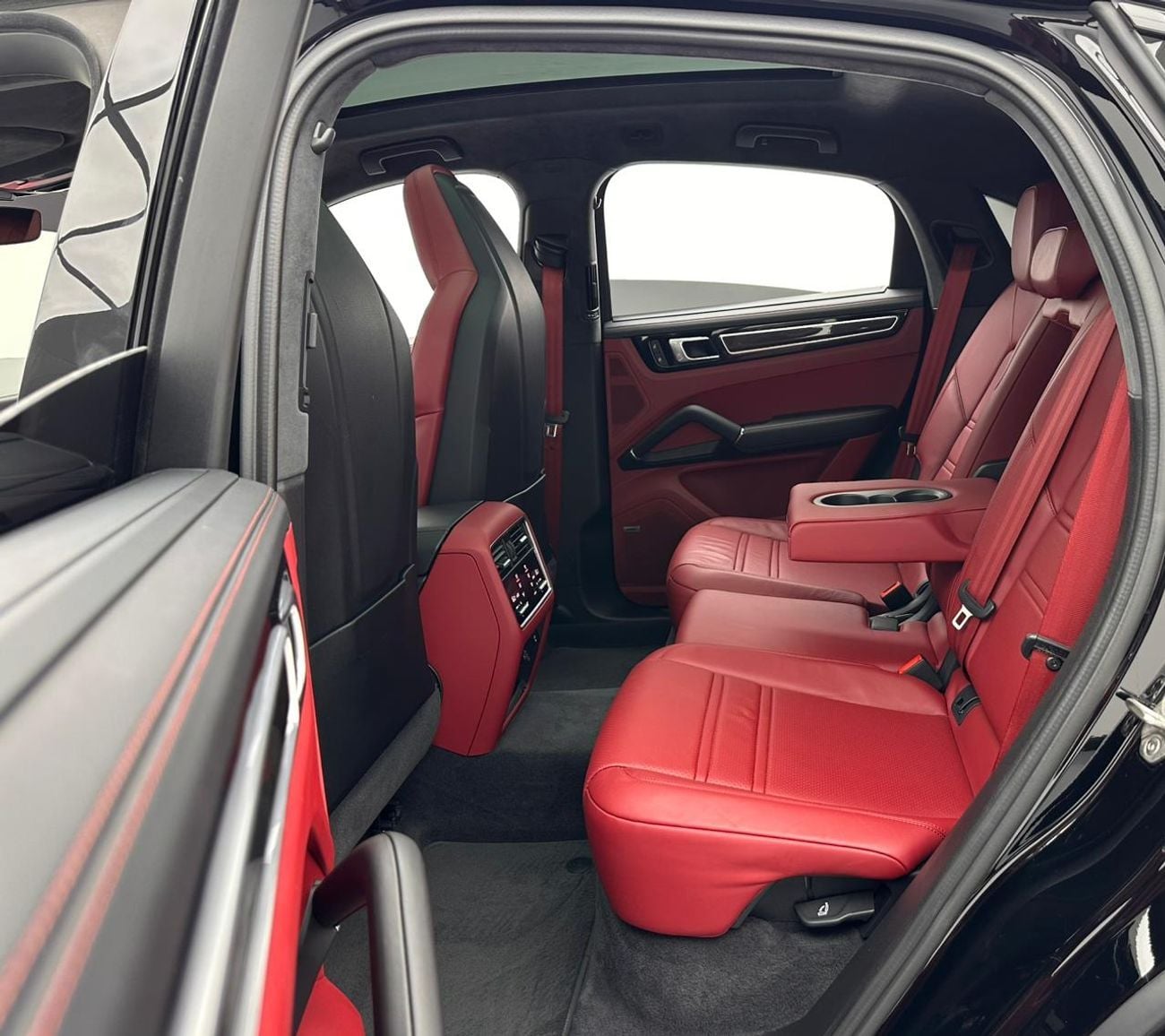 بورش كايان 2022 Porsche Cayenne GTS Coupe, 1 Year Warranty Unlimited Km, Porsche Full Service History, GCC