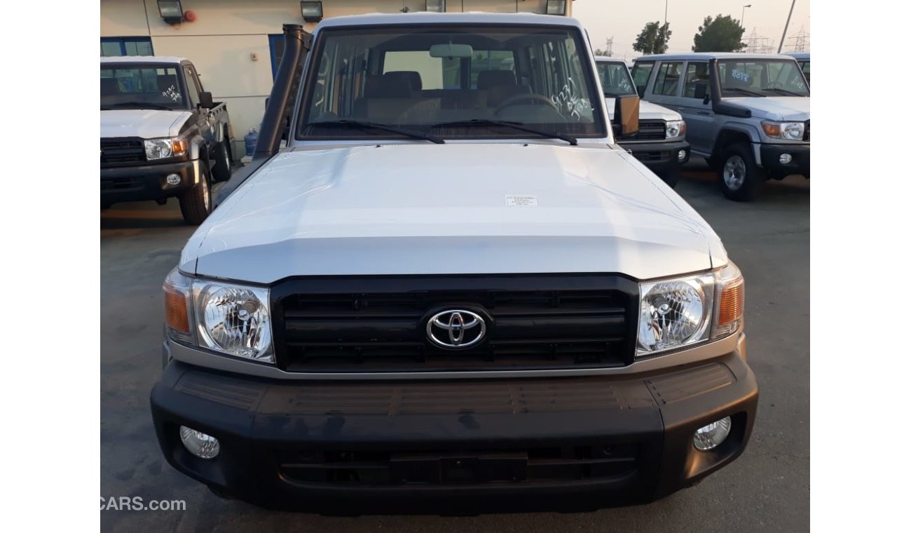 Toyota Land Cruiser Hard Top V6 4.2L 5 Doors With Power Options