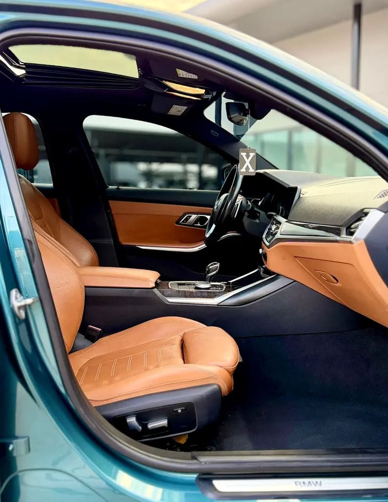 BMW 330e 330e xDrive (American Specs)