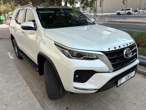 Toyota Fortuner 4WD 2.7L 7SEATS AUT.