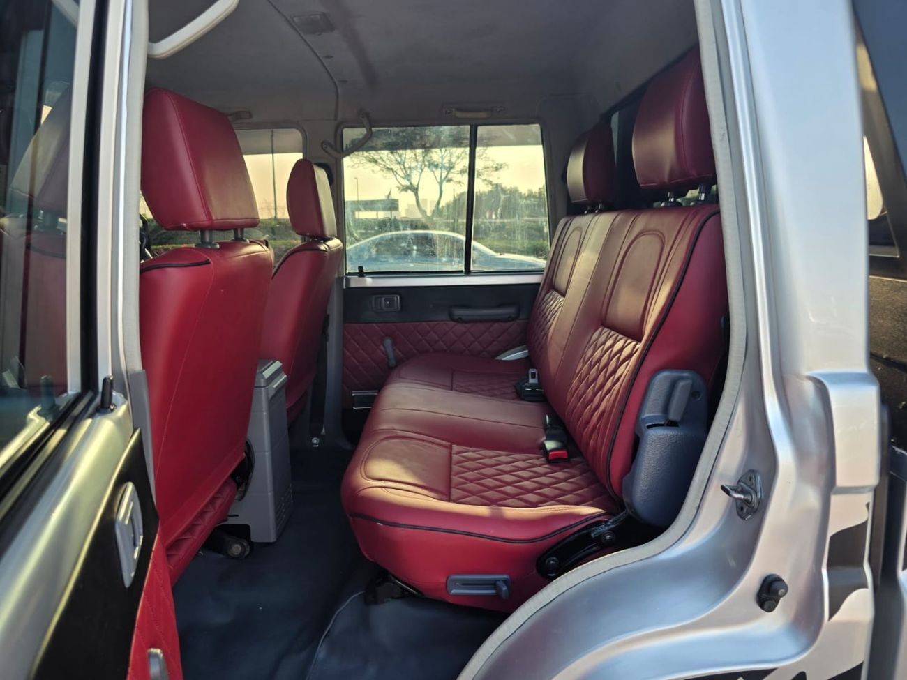 تويوتا لاند كروزر بيك آب -