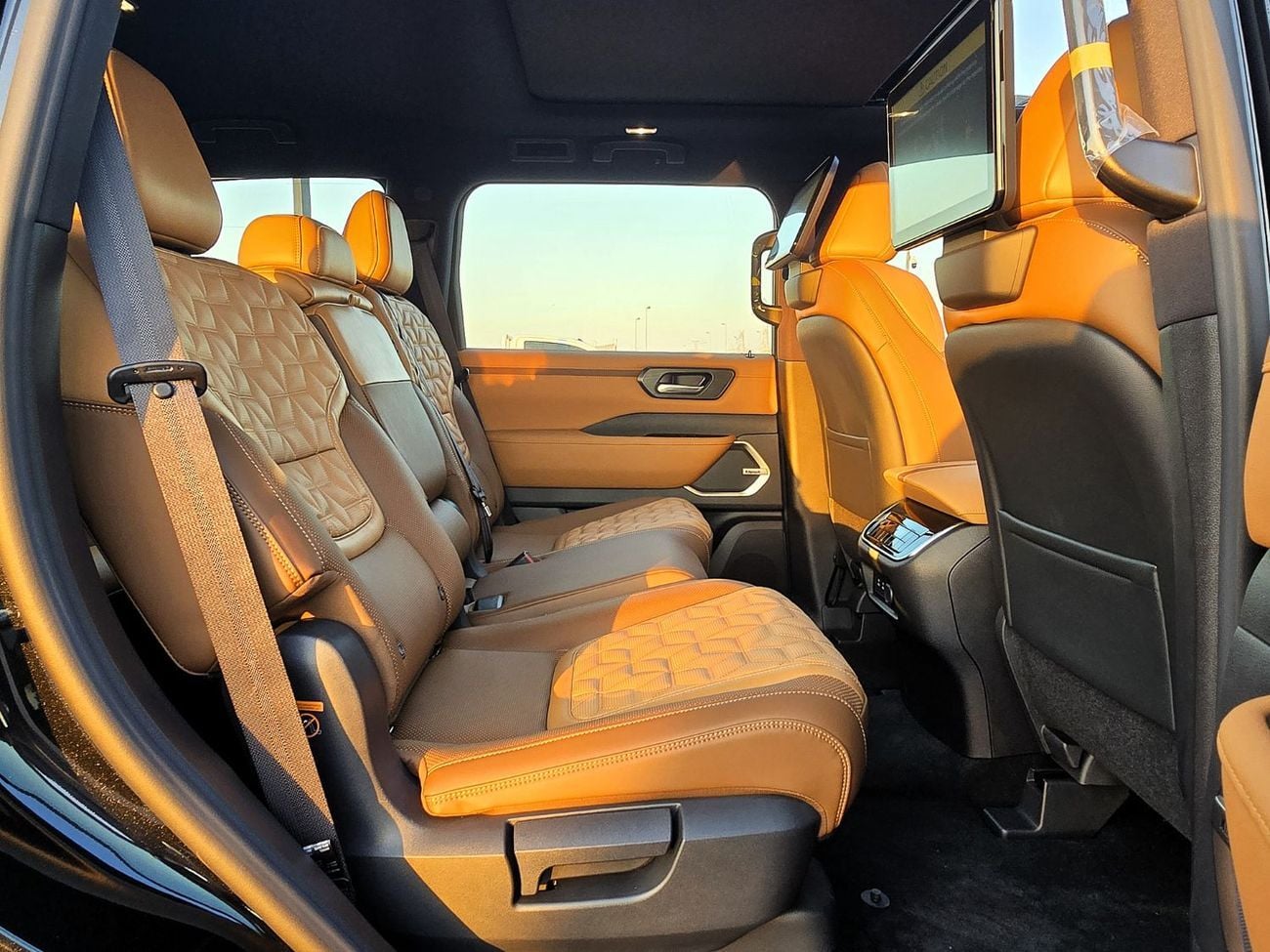 Nissan Patrol Nissan Patrol LE Platinum City 3.5l Twin turbo petrol A/T 4WD SUV Black Color Inside Tan GCC 2026 Mo