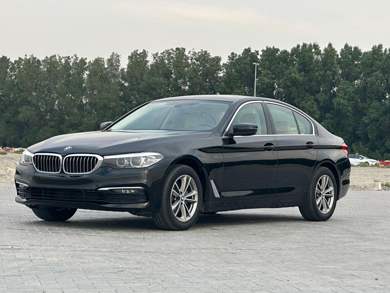 بي أم دبليو 520i