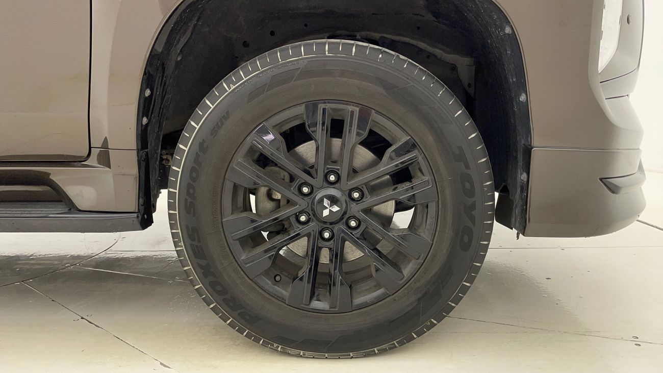 ميتسوبيشي مونتيرو سبورت GLX M/L SIGNATURE EDITION 3 | بدون دفعة مقدمة | اختبار القيادة في المنزل