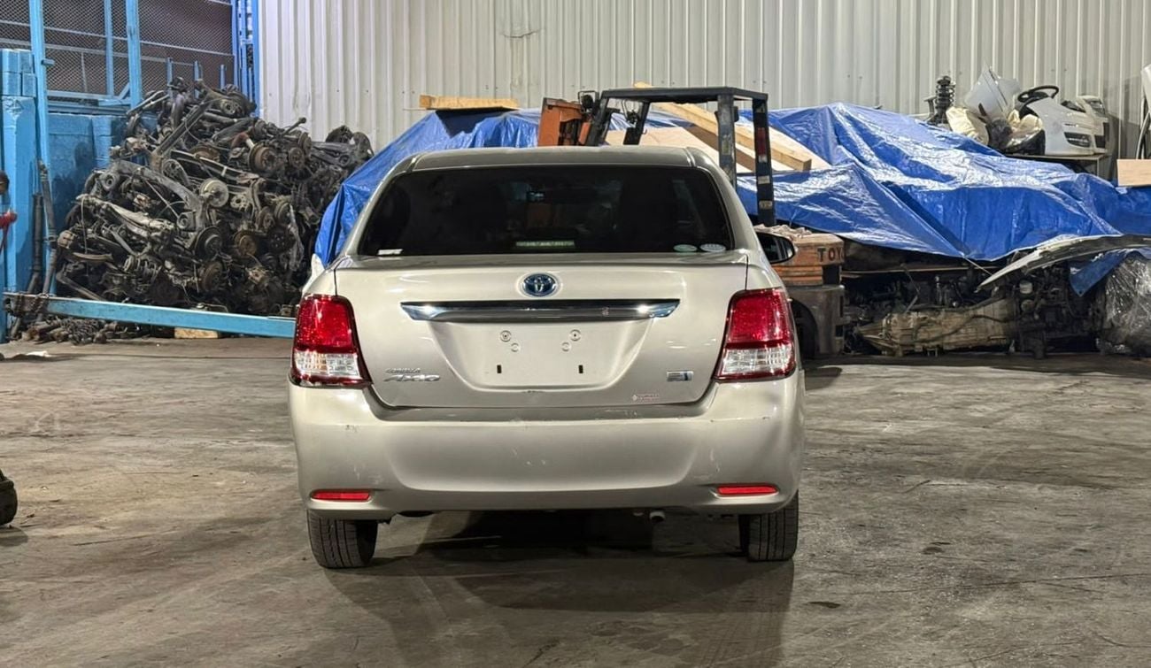 تويوتا كورولا أكسيو