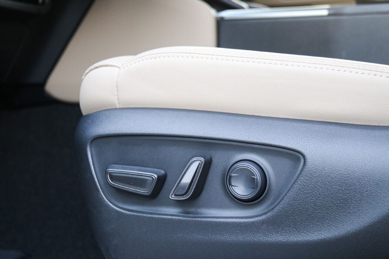 تويوتا برادو 2.7L Petrol / High Option / Sunroof / Driver Power With Leather Seats / 2024MY