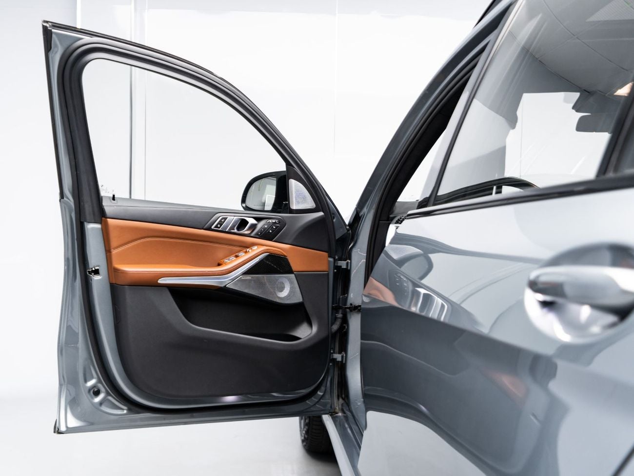 BMW X7 BUY NOW, PAY 2027 | THE BLACKLINE STANDARD | November 2028 BMW Warranty + Service, GCC