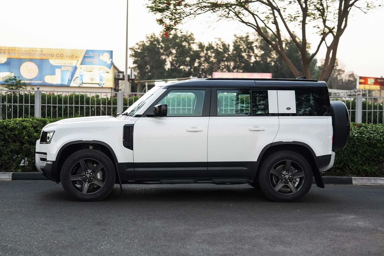 لاند روفر Defender 110 Land Rover Defender 110 D300 SE (Right Hand)