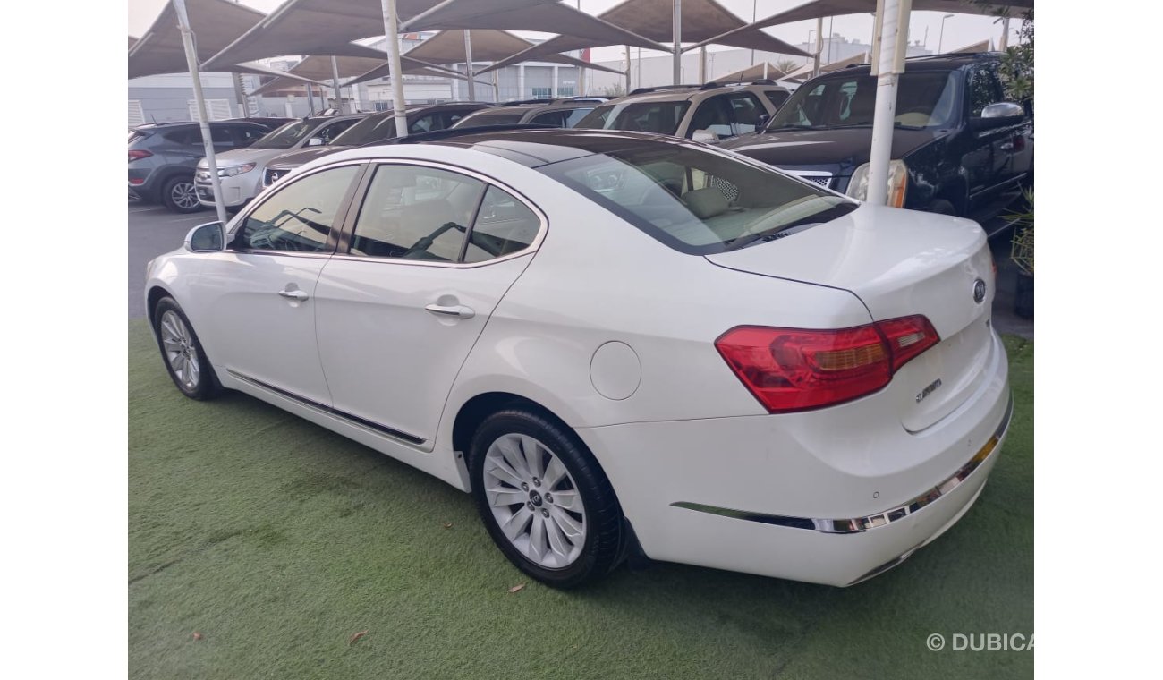 Kia Cadenza Model 2011 Gulf Leather Panorama Cruise Control Alloy wheels in excellent condition, you do not need