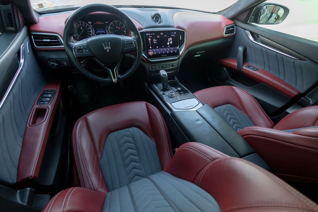 مازيراتي جيبلي GranLusso 3.0L