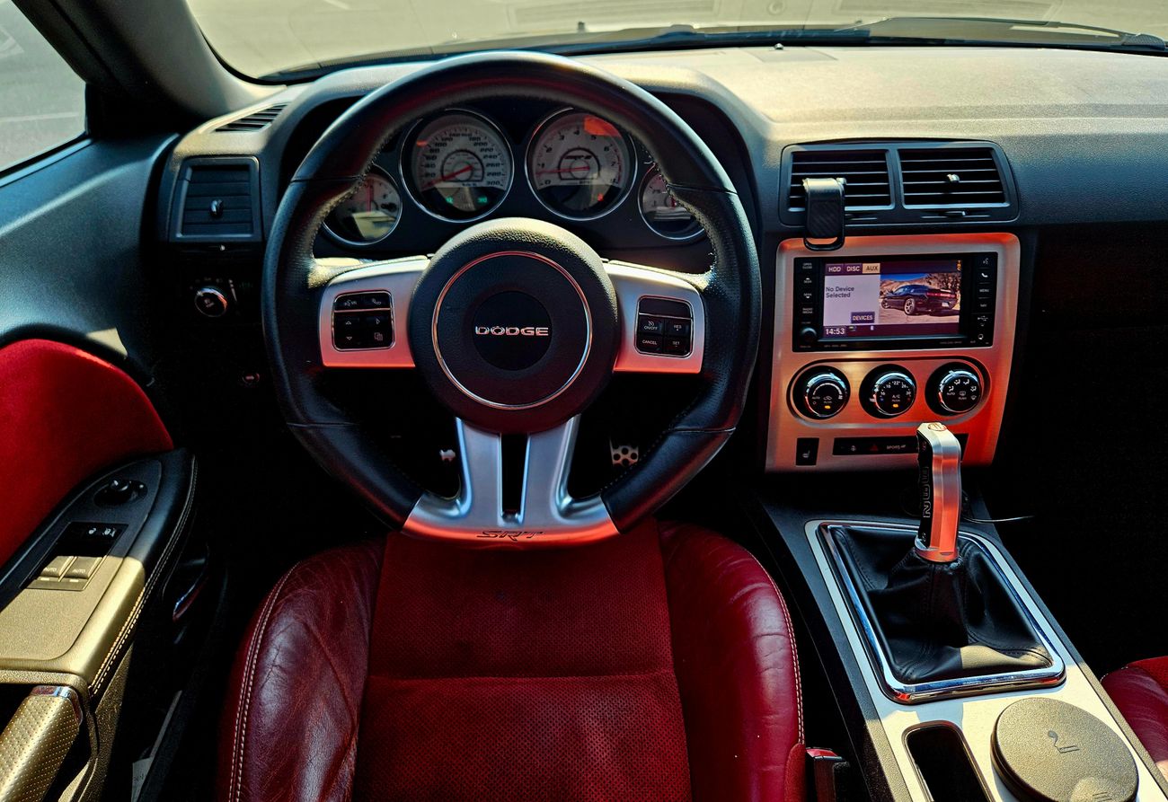 Dodge Challenger Manual SRT8 Core 6.4L