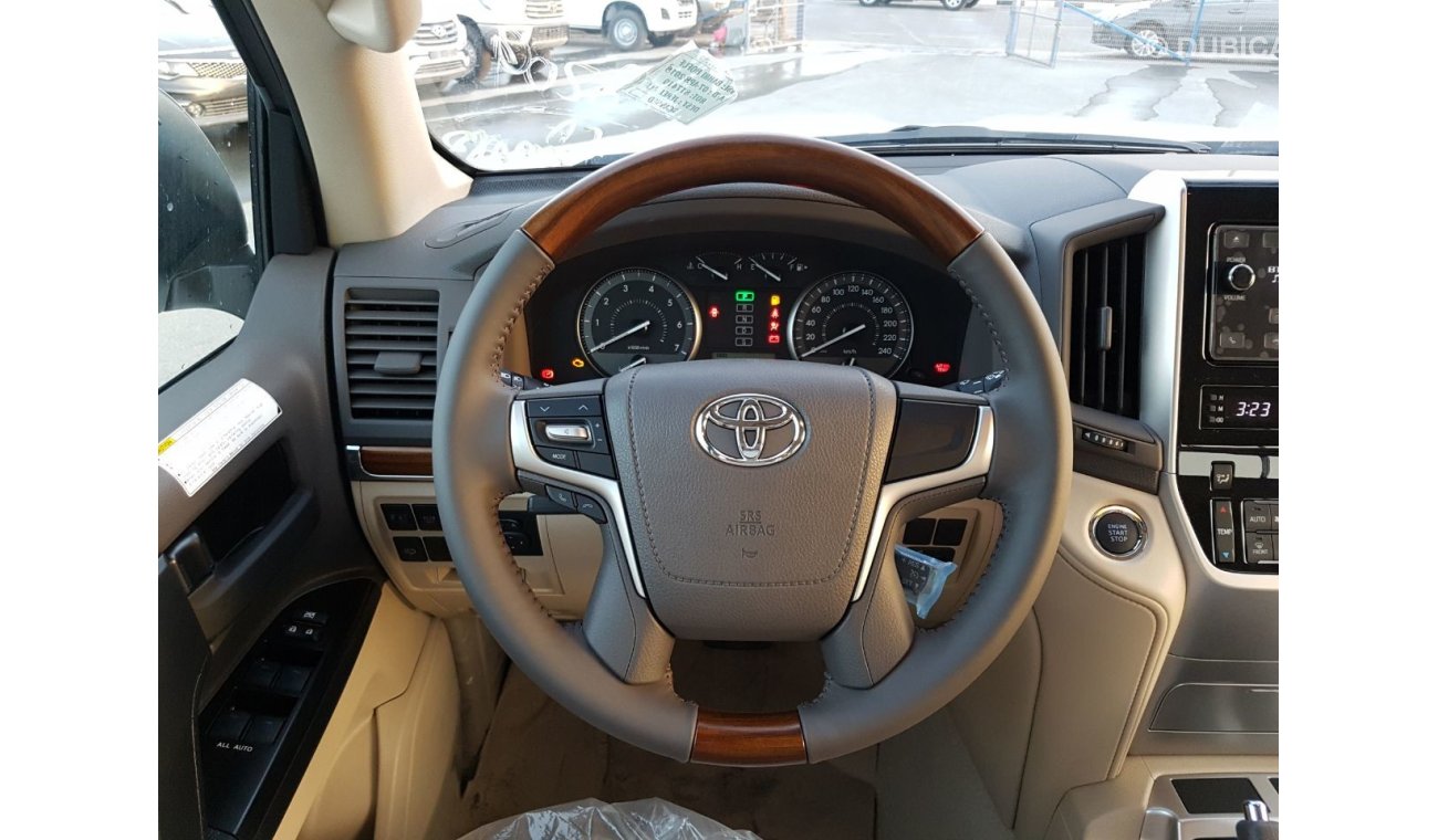 Toyota Land Cruiser V6 Mid options 2018
