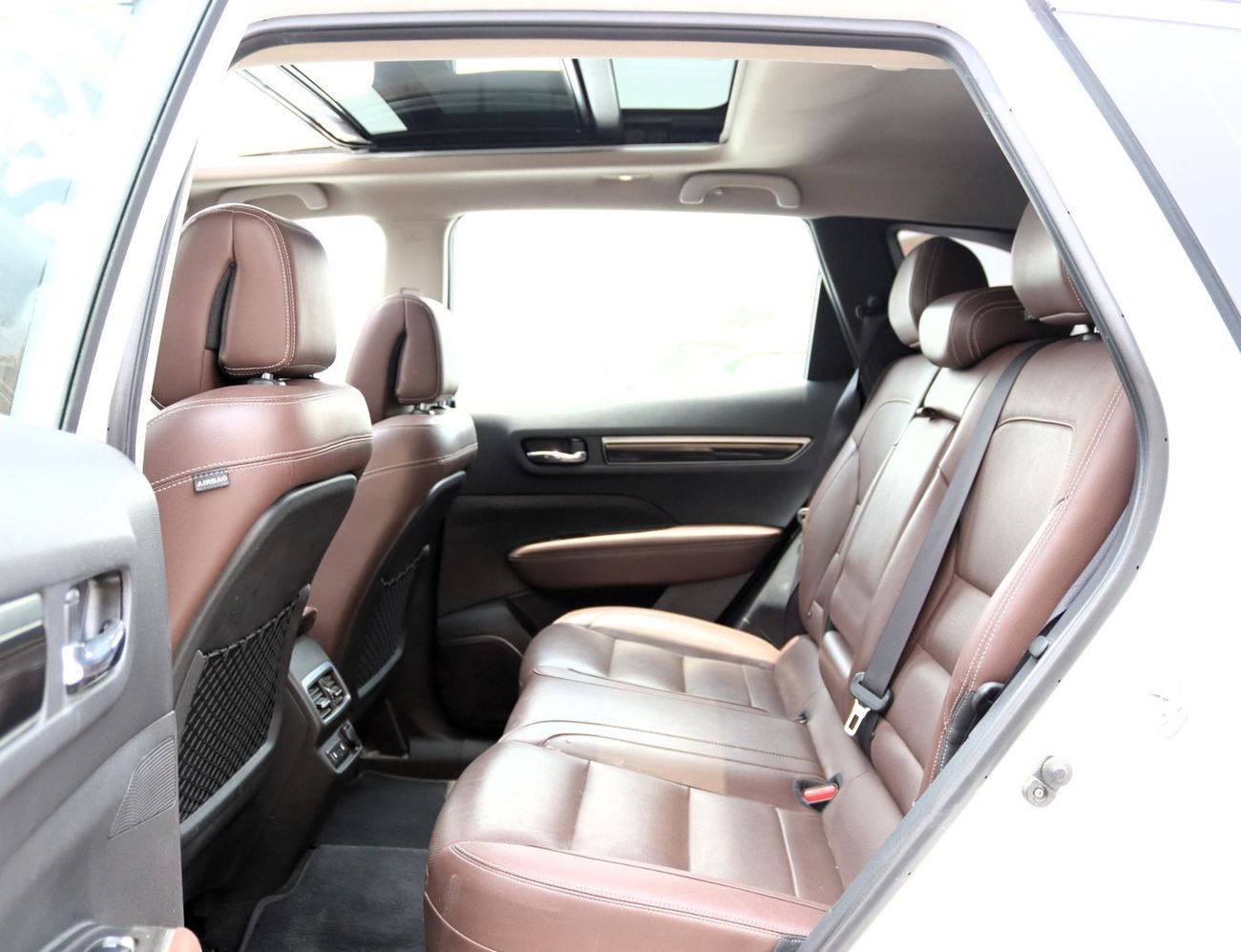 رينو كوليوس LE خالية من الحوادث - خليجي - فل اوبشن - السيارة بحالة ممتازة من الداخل والخارج