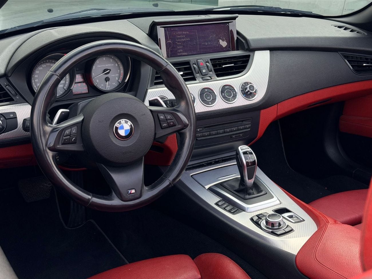 BMW Z4 sDrive 35is 3.0L BMW Z4 SDRIVE35IS | 3.0TC V6 | 2015 | GCC SPECS