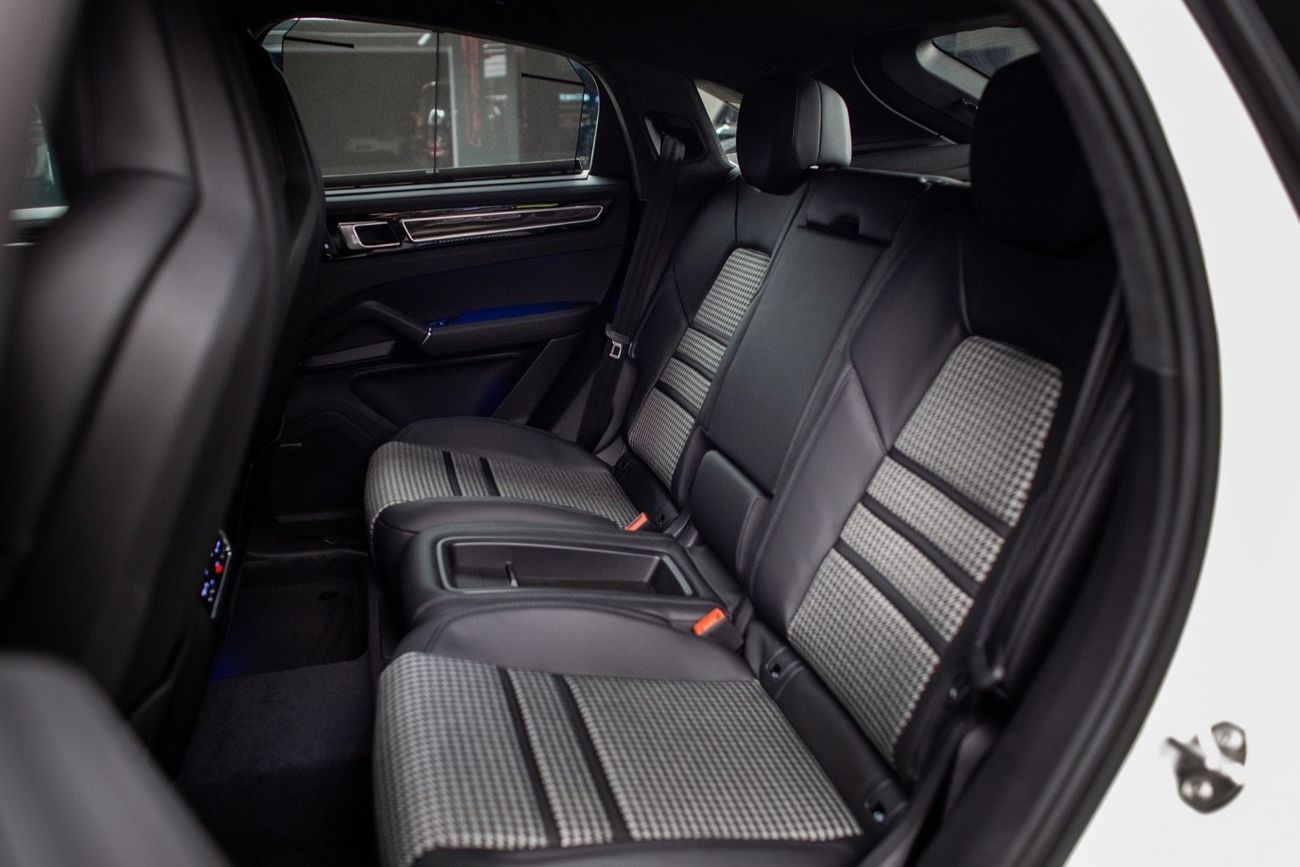 Porsche Cayenne Gcc | Dealer Warranty