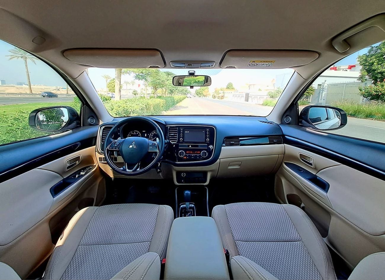 Mitsubishi Outlander GLX 2.4L 744-Monthly l GCC l 4WD , Cruise, Camera l Accident Free | Excellent Condition