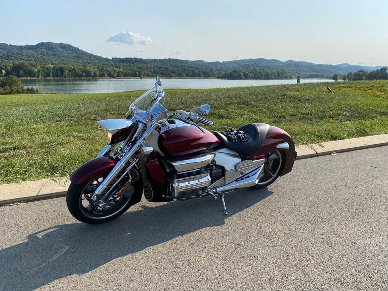 مرسيدس بنز GL 63 AMG Honda Rune 2004 1831 cc