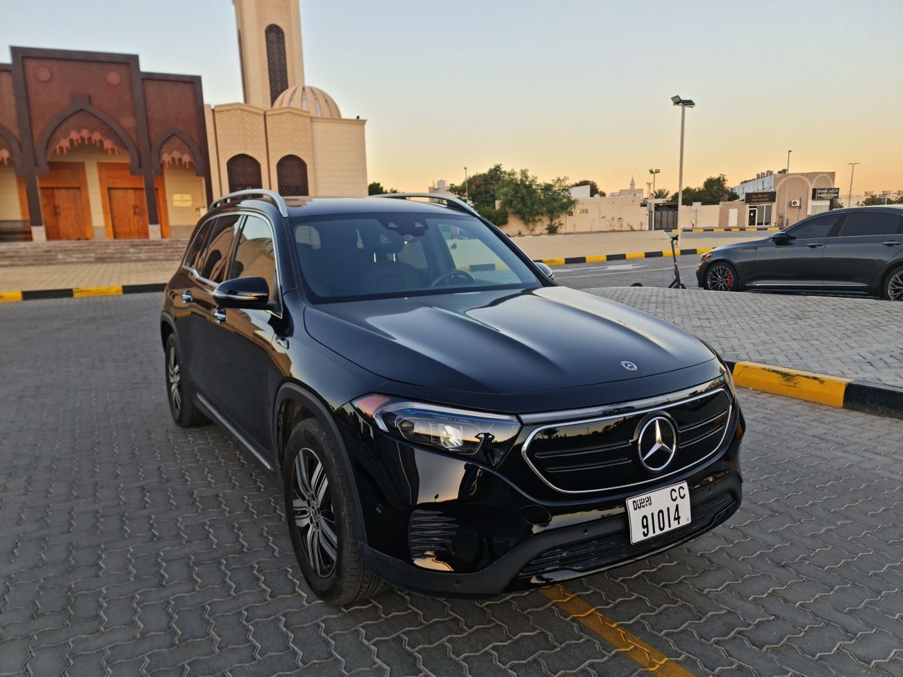 Mercedes-Benz EQB 350 SUV