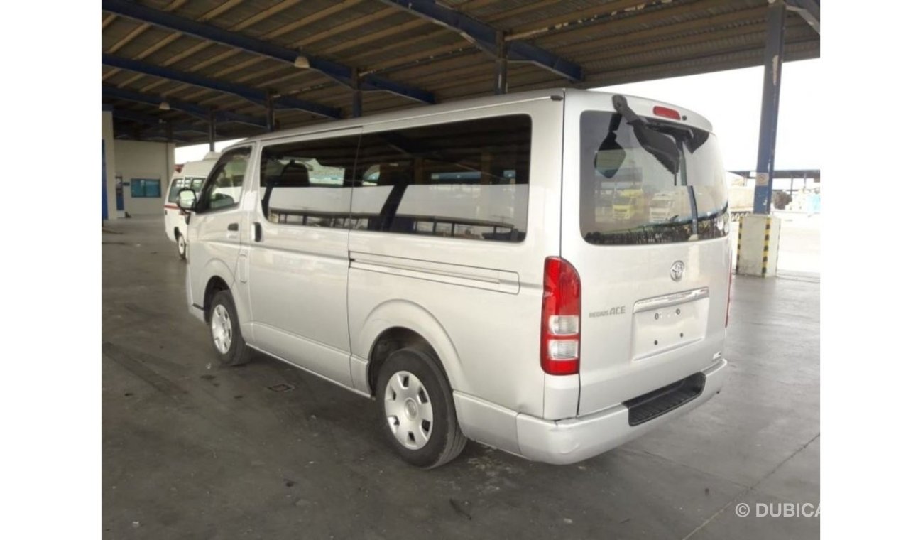 تويوتا هاياس Hiace RIGHT HAND DRIVE (Stock no PM 650 )