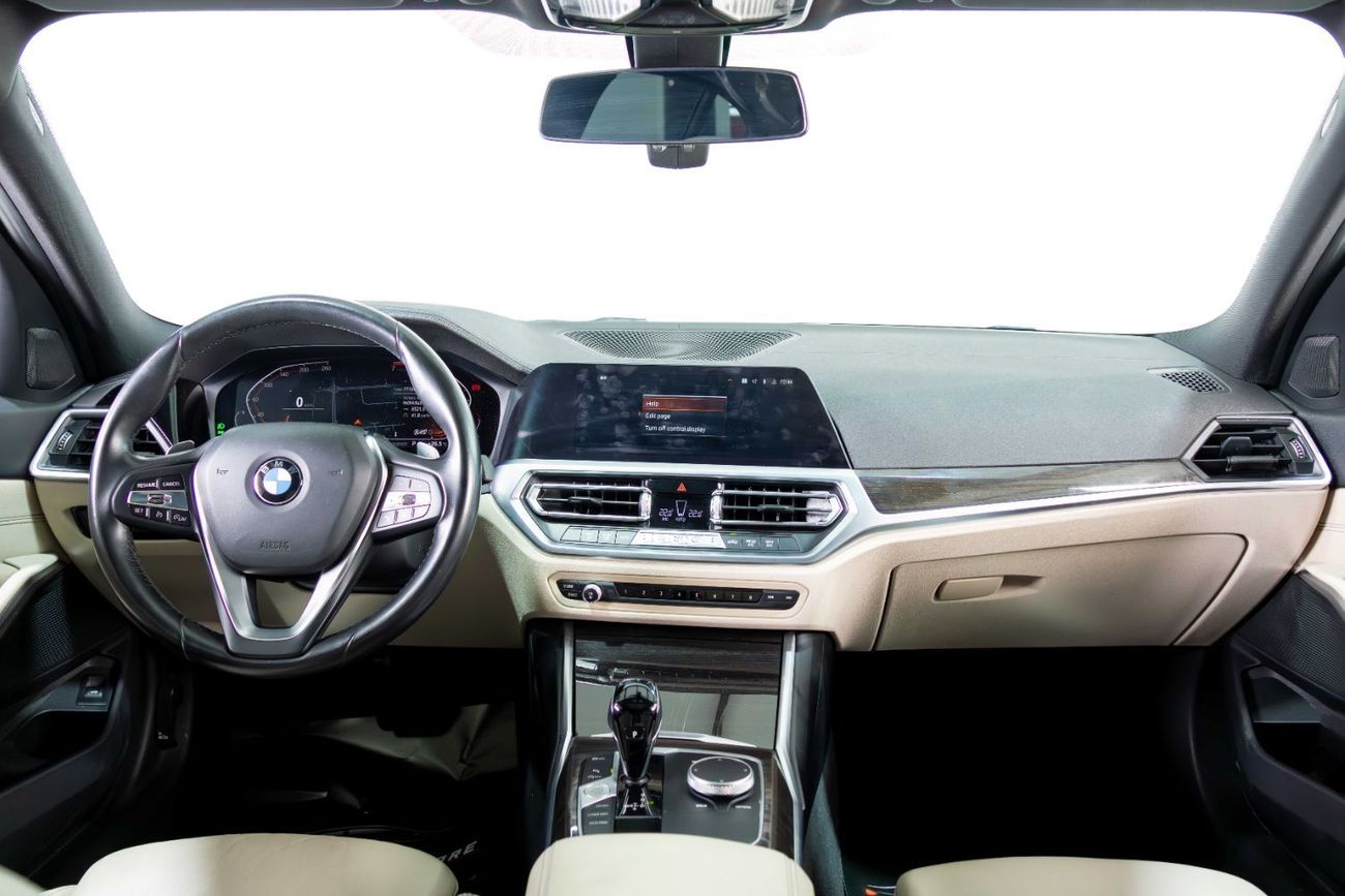 BMW 330i Std 2.0L GCC-Low Mileage-Full Service History-Premium Metallic Paint-LED Headlights-Rear View Camera