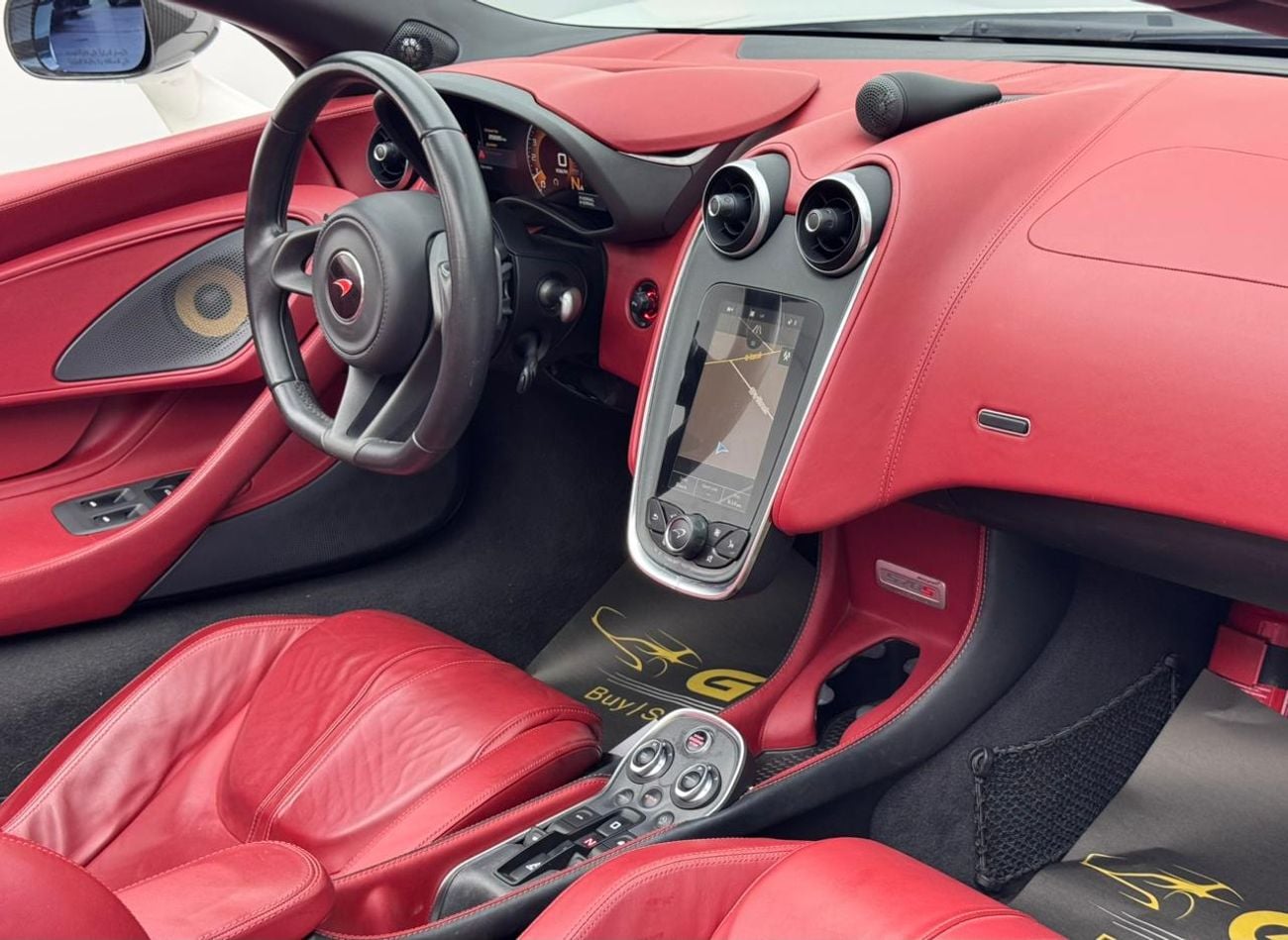 McLaren 570S 2018 McLaren 570s Spider, Full McLaren Service History, Excellent Condition, GCC