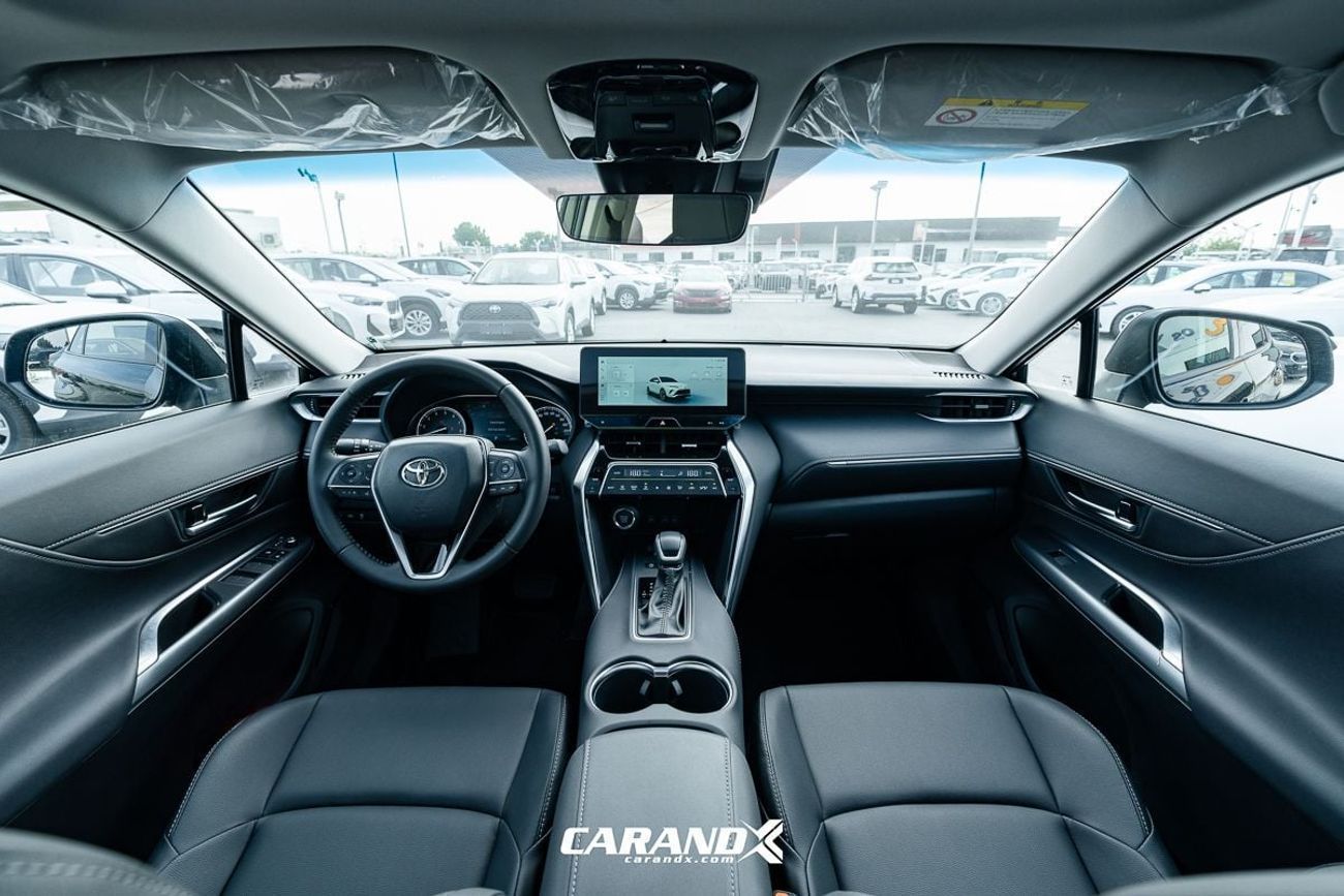 تويوتا فينزا 2.0L CVT 2WD Luxury Petrol 2025