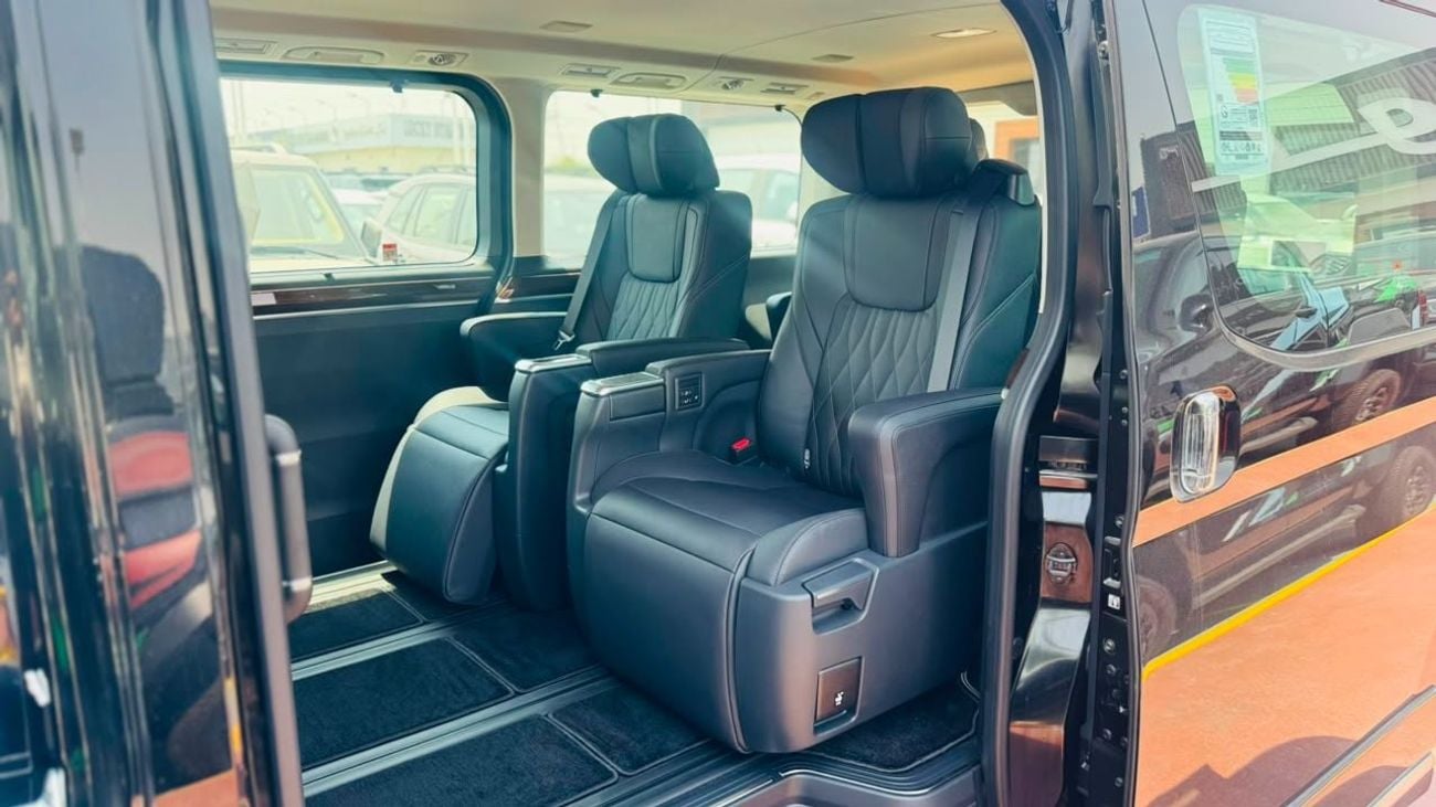 Toyota Granvia PREMIUM Toyota Granvia PREMIUM 3.5L - Black Inside Black YM2026