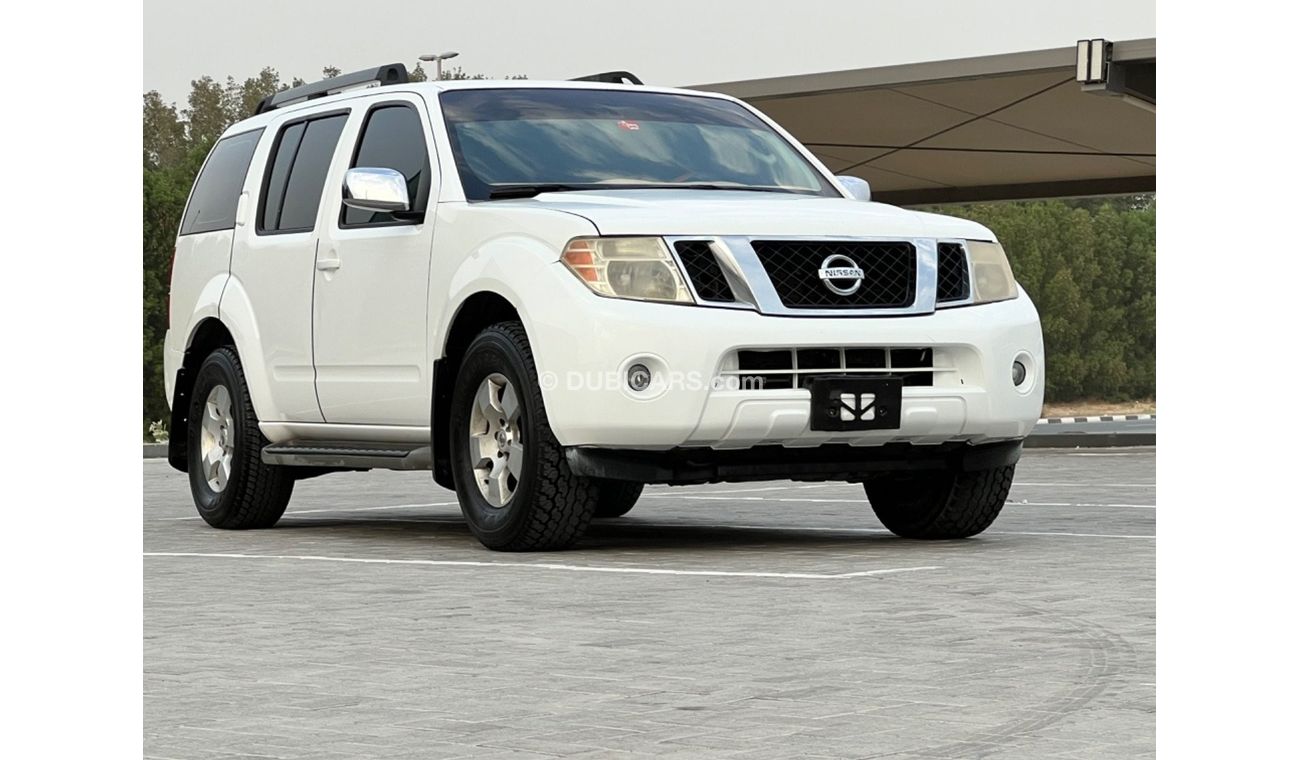Nissan Pathfinder SE