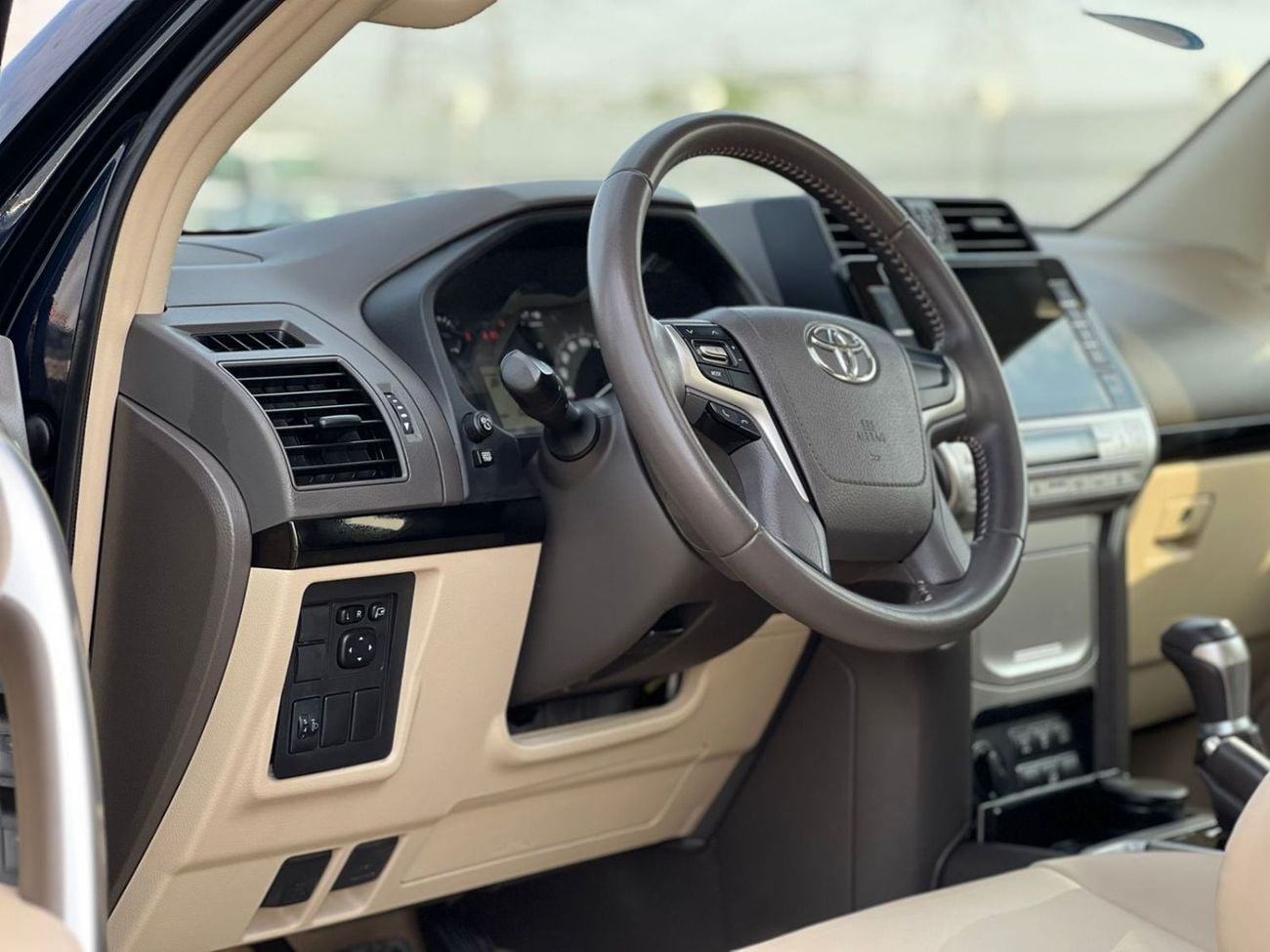 Toyota Prado  2022 Toyota Prado Full Option 4.0L V6 - AWD 4x4 - GCC- Electric Seat - Rear CAM & Sensors - Cool