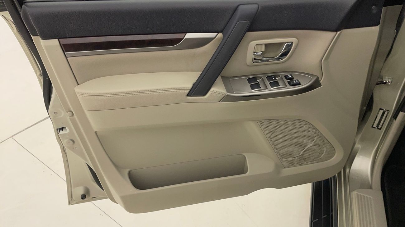 ميتسوبيشي باجيرو GLS MIDLINE 3.5 | بدون دفعة مقدمة | اختبار القيادة في المنزل