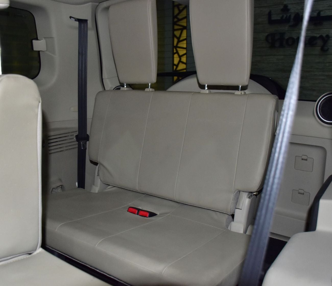 ميتسوبيشي باجيرو EXCELLENT DEAL for our Mitsubishi Pajero GLS ( 2020 Model ) in White Color GCC Specs