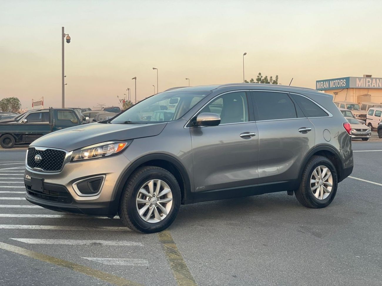 Kia Sorento 2017 Kia Sorento LXS 2.4L V4 GDi - AWD 4x4 - MidOption+ Rear CAM - 73,300 Mileage