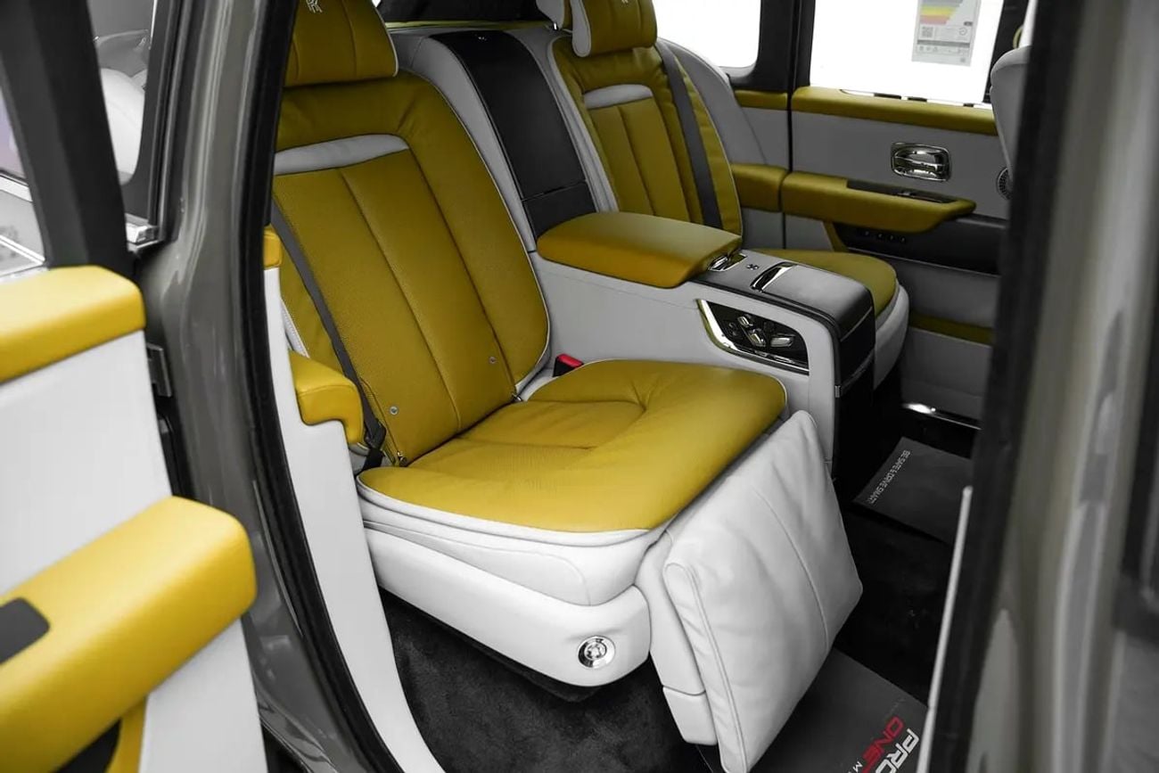 Rolls-Royce Cullinan WITH WARRANTY AND SERVICE CONTRACT