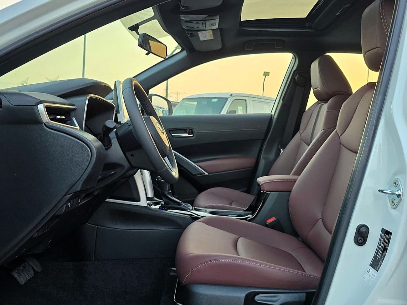 تويوتا كورولا كروس 1.8L XL (HEV)