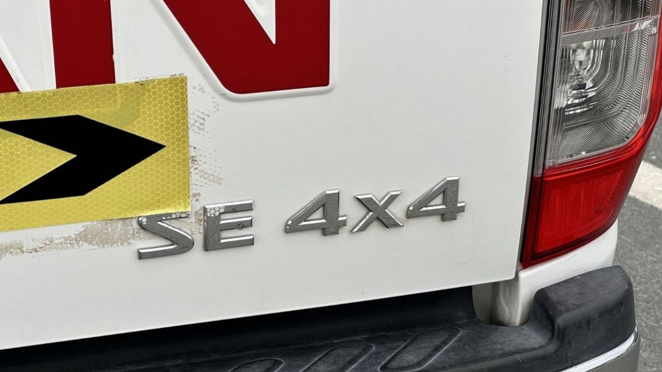 نيسان نافارا SE 4x4 A/T GCC Specs