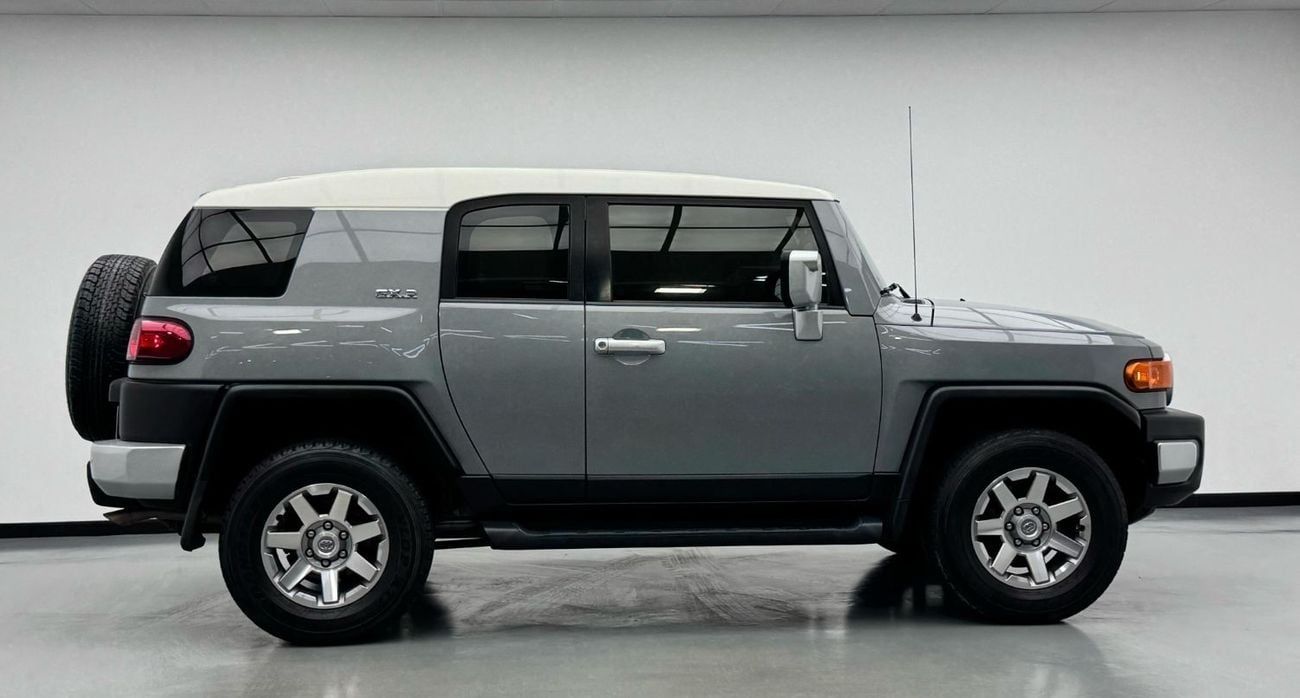 Toyota FJ Cruiser GXR 4.0L A/T 2019 Toyota FJ Cruiser GXR, 1 Year Warranty, Full Service History, GCC