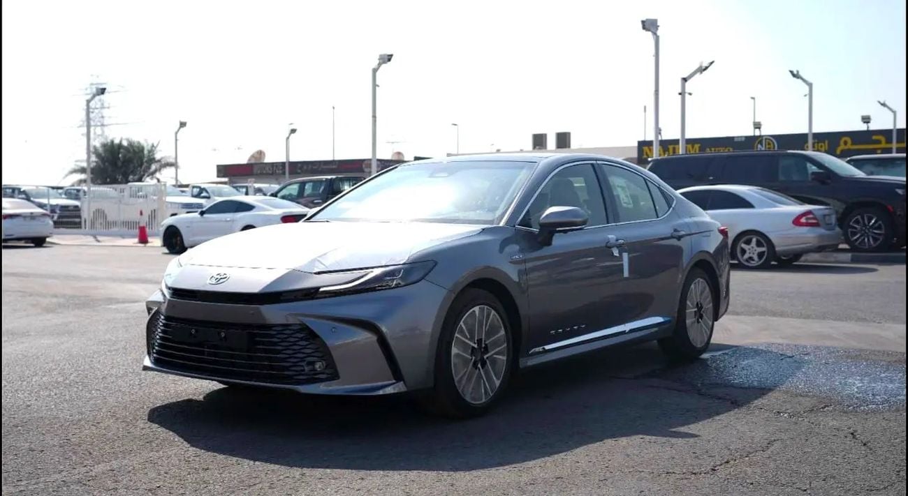 Toyota Camry LUMIERE HEV Lumiere 2.5L HYBRID | GCC Specs | Brand