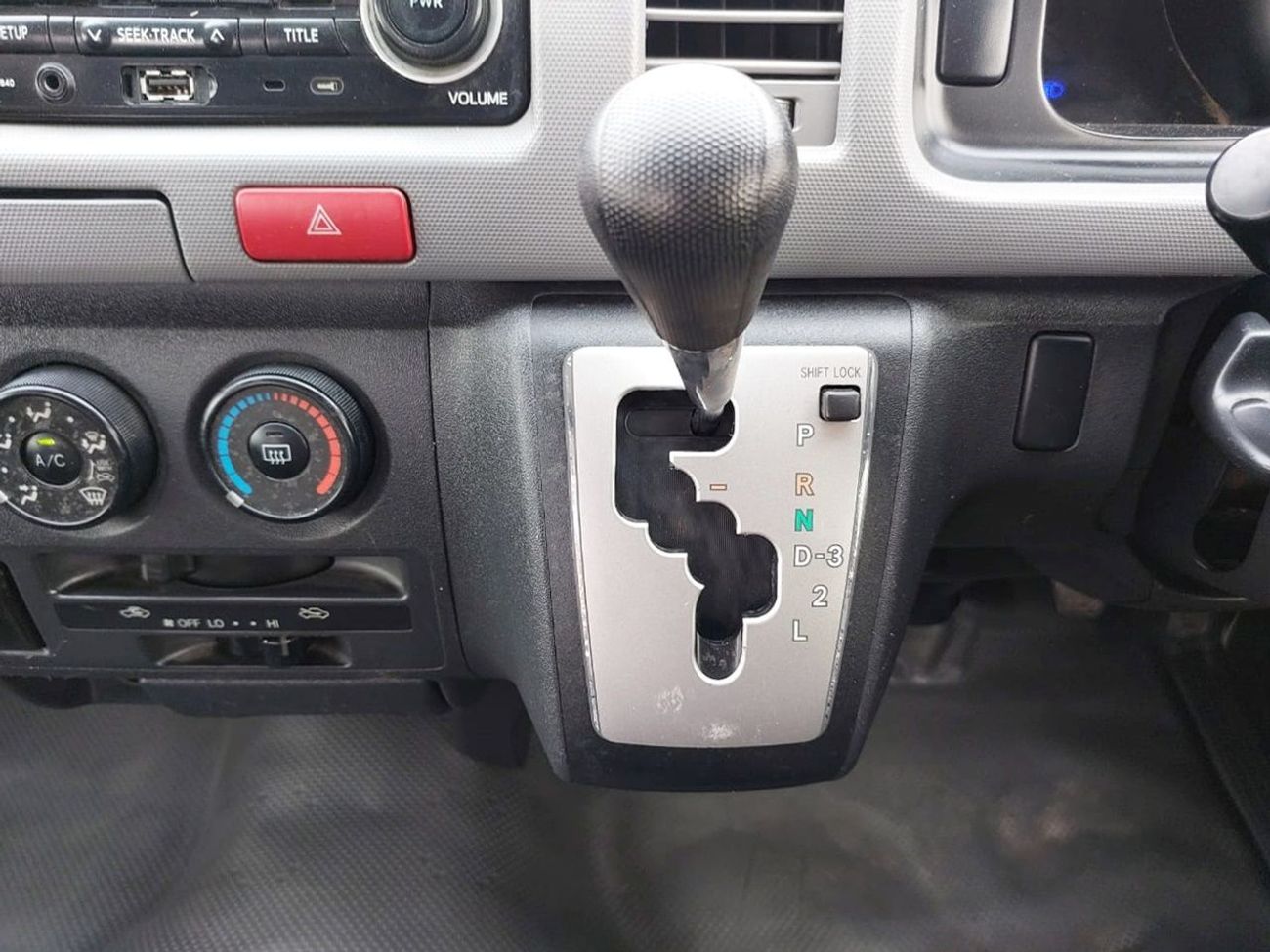 تويوتا هاياس TOYOTA HIACE COMMUTER VAN RHD 2012 MODEL 3.0 L DIESEL AUTOMATIC(PM14430)