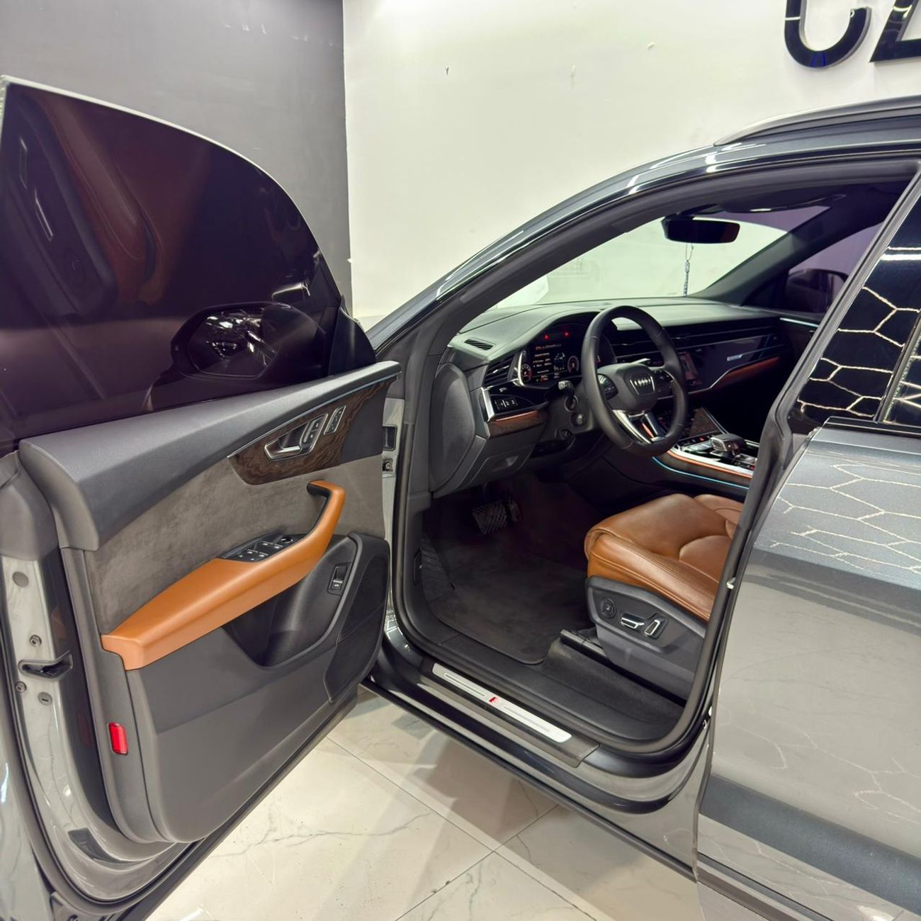 Audi Q8 55 TFSI quattro S-Line 3.0L (340 HP) AED 3,623 / Monthly l 0% Downpayment l S-Line l Agency Service 