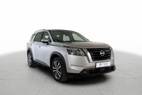 Nissan Pathfinder SV 3.5