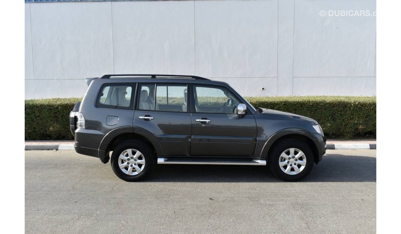 Mitsubishi Pajero 3.5 V6 - GLS - GCC Spec - Grey - Leather Trim - Free Insurance